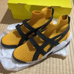オニツカタイガー　KNIT TRAINER　イエローブラック　箱付き　タグあり