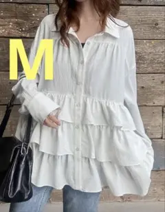 【新品タグなし❣️】大きめフリル　ラッフルヘム　ブラウス　Mサイズ