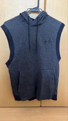 アンダーアーマー　フードノースリーブ