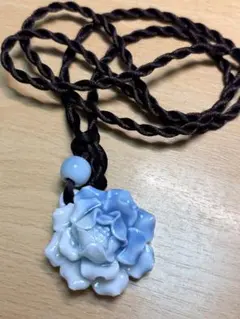 青と白 花 モチーフ ネックレス 陶器 長さ調整可能