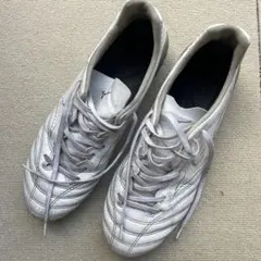 ミズノ　サッカースパイク　モナルシーダネオ　白色