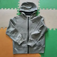 Nike Therma-Fit フード付きパーカー Sサイズ グレー