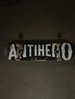 ANTI HERO スケートボードデッキ