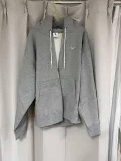 Nike グレー ジップアップ パーカー