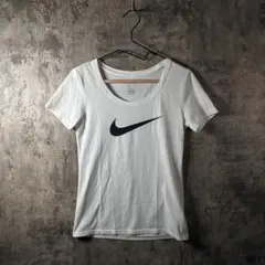 美品　NIKE ナイキ レディース DRI-FIT Tシャツ
