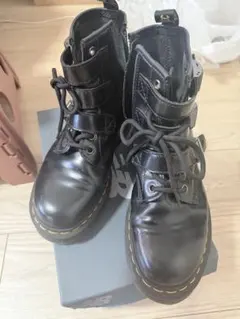 dr.martens ブラックレザーブーツのサムネイル