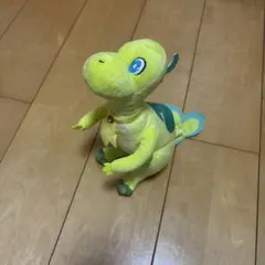 ドラえもん　恐竜型ぬいぐるみ 黄緑色