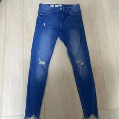 Bershka スキニーデニム ダメージ加工 ローライズ
