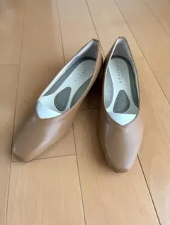 RAKUNA 整体パンプス　ローヒール　22.5cm キャメルのサムネイル