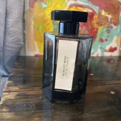 L'Artisan Parfumeur MURE ET MUSC トワレのサムネイル