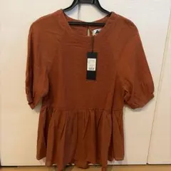 新品未使用★ABITOKYO 半袖ブラウス ブラウン Sのサムネイル