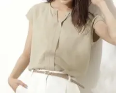 N. Natural Beauty Basic プチパーツ付とろみブラウス　YEのサムネイル
