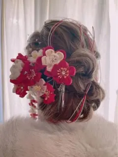 和風髪飾り 赤と白の花