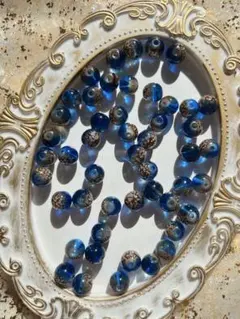 ガラスビーズ　【B】変わった模様のガラスビーズです。ブルー　約50個