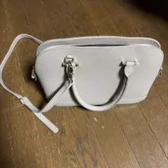 ダイアナ　ハンドバッグ　ショルダーストラップ付き