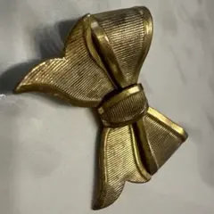 ゴールドリボンブローチ