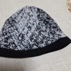 グレーと黒のバケットハット