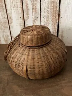 古道具　蓋付き　竹製丸型収納バスケット　かご　生花　花入　華道　茶道古家具