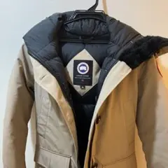 CANADA GOOSE ダウンジャケット ベージュ レディースMサイズのサムネイル
