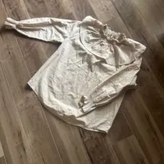 個性的　ピエロ襟　アイボリー フリル襟 長袖シャツ