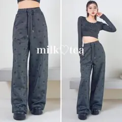 新品タグ付き ダーリッチ ロゴパターンラメスウェットパンツ ブラックのサムネイル