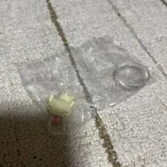 クレヨンしんちゃん　シロ　サンリオコラボ　ガチャガチャ