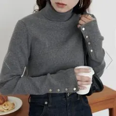 ディスコート　リブ袖口ボタンタートル　グレー