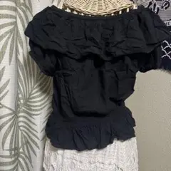 未使用♡カヒコ♡オフショルダー フリル 半袖 トップス ブラックのサムネイル