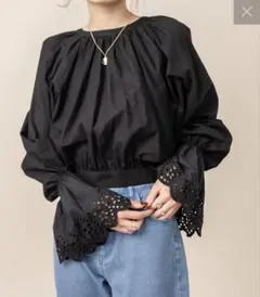 m line/スカラップレースブラウスのサムネイル