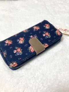 【新品未使用】Cath Kidston キャスキッドソン 長財布 花柄 ネイビーのサムネイル
