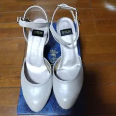 未使用卑弥呼ベージュ ストラップ付きパンプス 23センチ