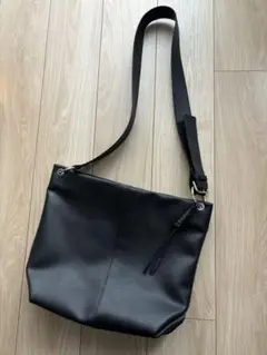【新品同様】ショルダーバック