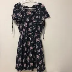 花柄ワンピース