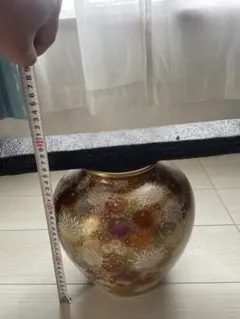 伊万里 染錦金彩大花瓶 在銘 - メルカリ