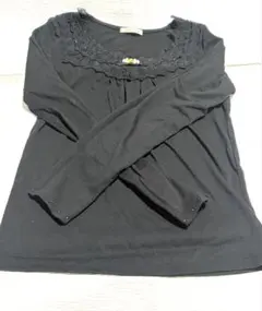 axes femme 黒トップス　ビジュー　レース