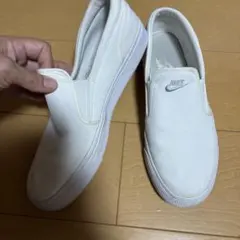 Nike ホワイト スリッポンサイズ27センチ　ナイキスニーカー