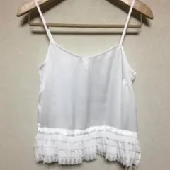 Lily Brown タックプリーツキャミソール タンクトップ フリルのサムネイル