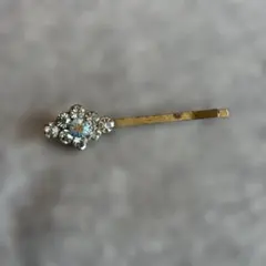 ミハエルネグリン　クリスタルライトブルー水色系ヘアピン