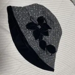 値さげ❗️黒ベルベットモチーフ付き帽子