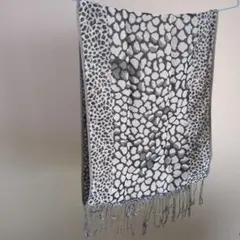 バ*ス様 レオパード柄 ストール 白黒 フリンジ付き