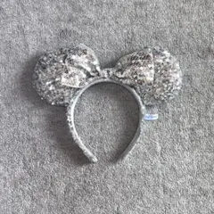 ディズニー　ミニーマウス　カチューシャ　シルバー　スパンコール