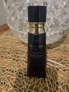 クレドポーボーテ　タンクレーム　エクラn人気色　オークル00