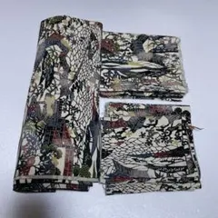 着物解き生地　一着分　小紋　古典柄　洗張り済み　中古品