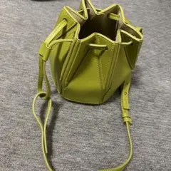 明るい緑色 バケツ型ショルダーバッグ