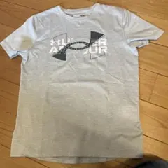 【美品】アンダーアーマー Ｔシャツ 150