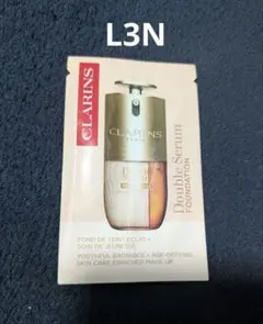 新作 ダブルセーラム ファンデーション L4N クラランス 0.9ml - メルカリ