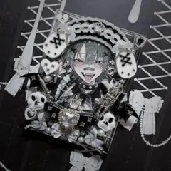 トレカケース トレカデコ グレー 黒 うさ耳 ヘッドドレス ゴシック 宝石 悪魔