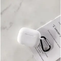 AirPods Pro3ケース 保護カバー シリコン キズ防止 カラビナ付き 白