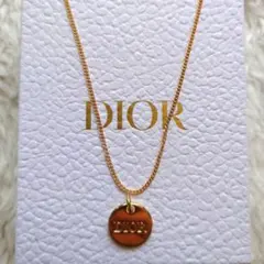 DIOR ディオール ゴールド　ロゴ チャーム とネックレス　セット