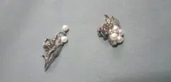 パールとシルバーのピンブローチ　２点セット